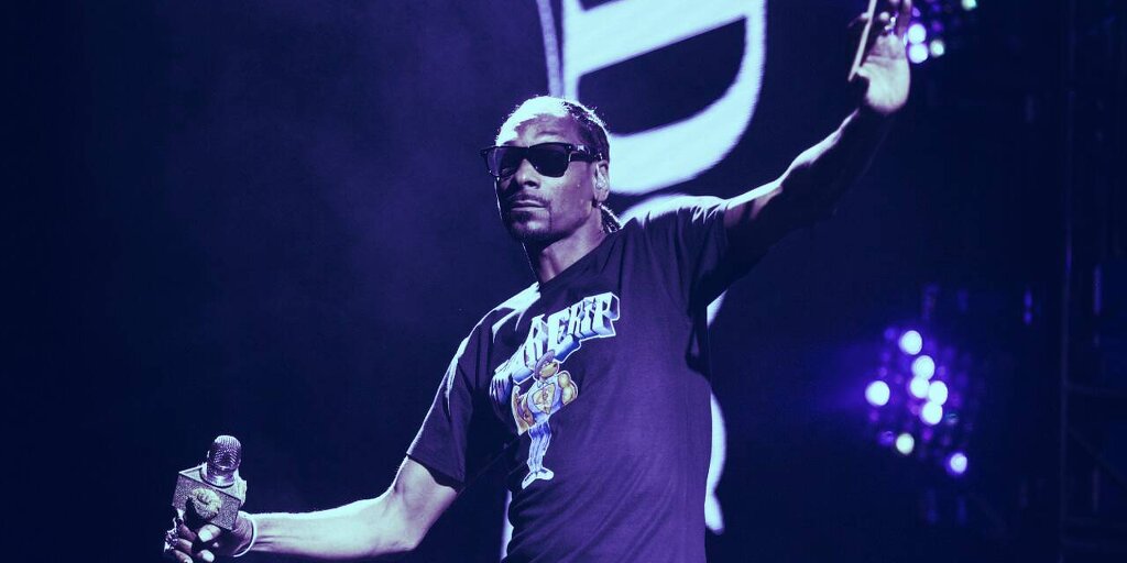 Snoop Dogg Drops 'Decentral Eyes Dogg' NFT on SuperRare