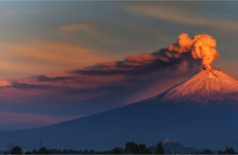 Salvadoran Ecologist Claims Nayib Bukele's Volcano-Powered Bitcoin Mine Will 'End in Environmental Disaster' – Bitcoin News