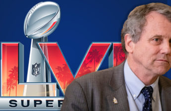 US Senate Banking Chief Criticizes Super Bowl Crypto Ads, Claims 'Big Crypto Companies Are Desperate'