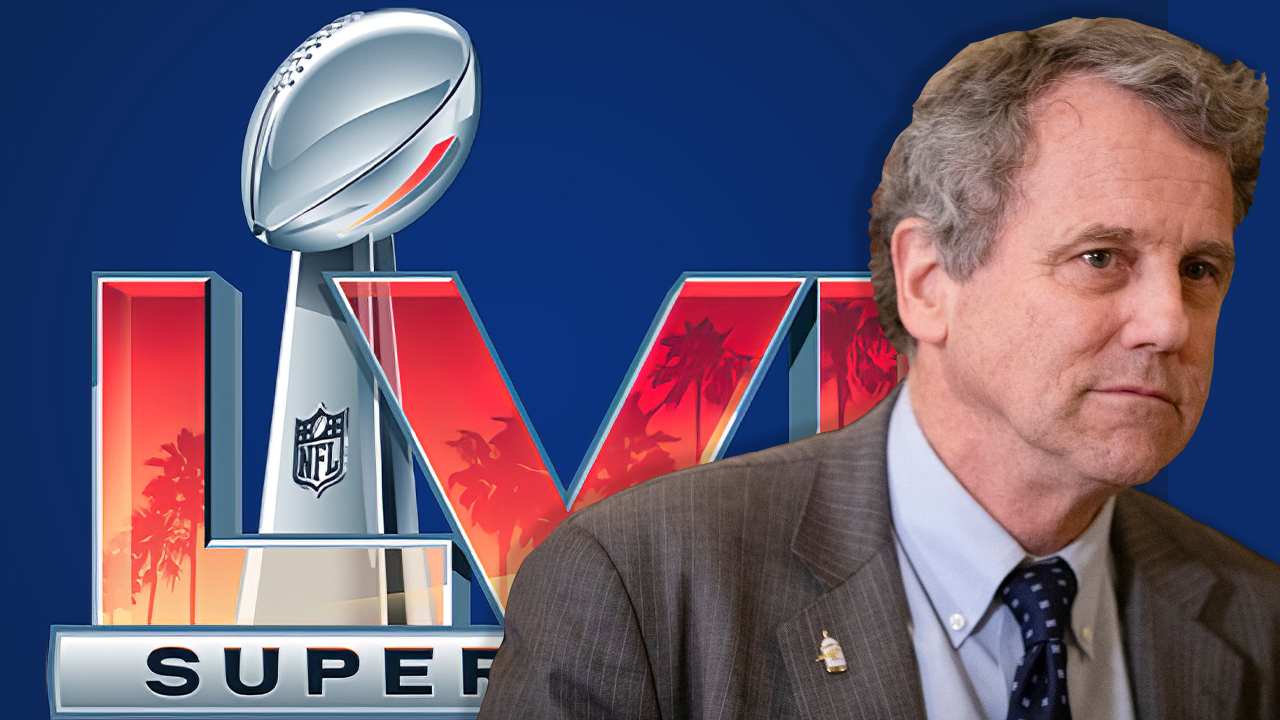 US Senate Banking Chief Criticizes Super Bowl Crypto Ads, Claims 'Big Crypto Companies Are Desperate'