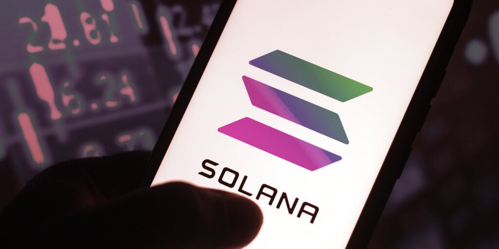 Solana Jumps 7% as Crypto 'Hotspot' Project Helium Eyes Merge