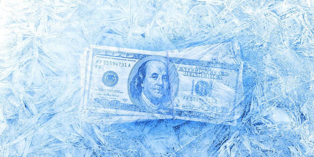 Top Bitcoin Mining Pool Freezes Withdrawals Due to Liquidity Issues