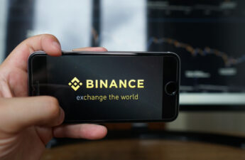 Amid Withdrawals, Binance CEO Warns of Bumpy Months Ahead