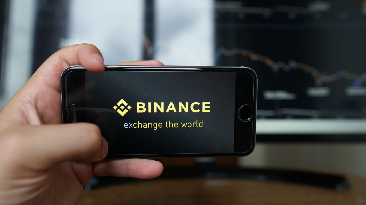 Amid Withdrawals, Binance CEO Warns of Bumpy Months Ahead