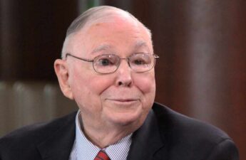 Berkshire's Charlie Munger Says 'Ridiculous' Anybody Would Buy Crypto — Likens Replacing National Currencies to Replacing Air