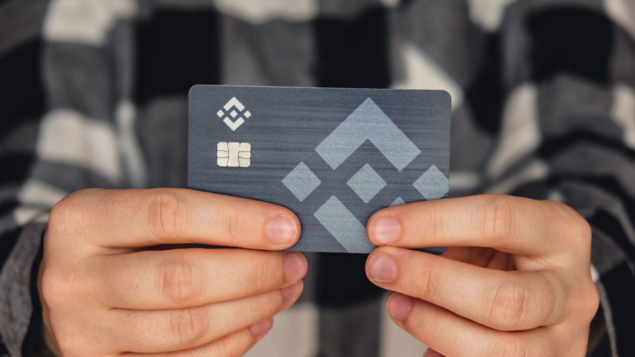 binance card brazil