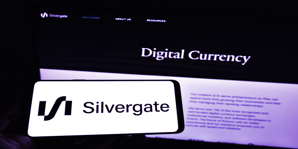 Silvergate Stock Plunges 31% as Crypto Bank Delays SEC Financial Report