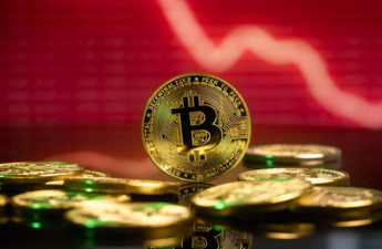 Bitcoin Drops to $28,000 as Macro Pressures Bite