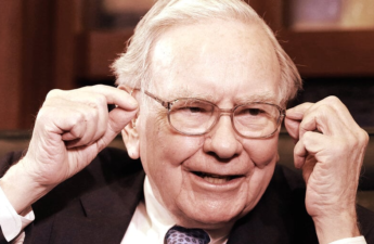 Warren Buffett Blasts Bitcoin as 'Gambling Token' as BTC Surges 35% in 30 Days