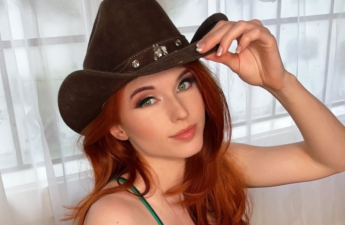 Twitch Star Amouranth Probably Won't Date You—But Her AI Bot Will