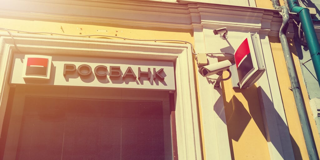 Russia's Sanctioned Rosbank Eyes Up Crypto to Move Money Overseas