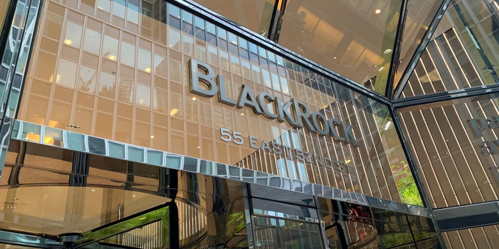 BlackRock Refiles for Spot Bitcoin ETF After SEC Flags Flaws