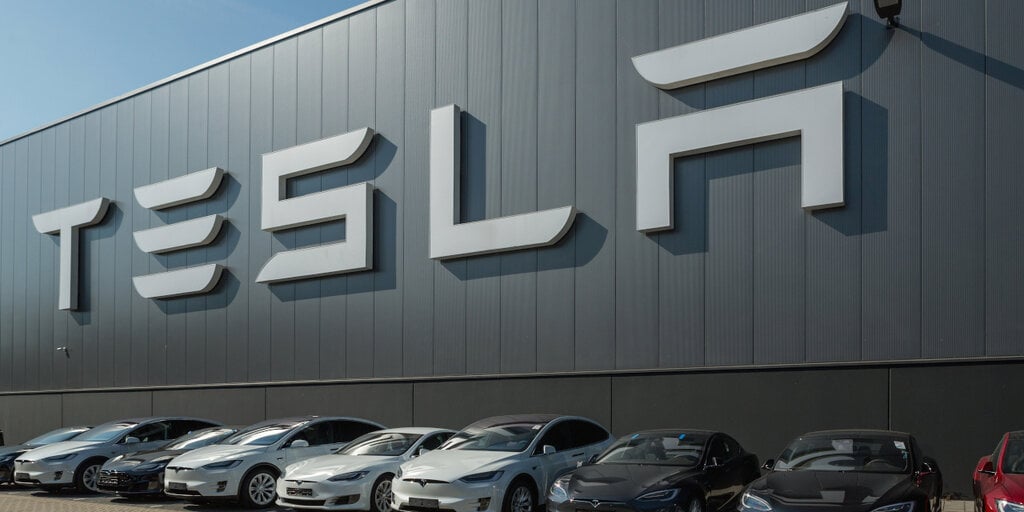 Tesla Up 10% on Prediction Its AI Chips Will Outperform Nvidia's