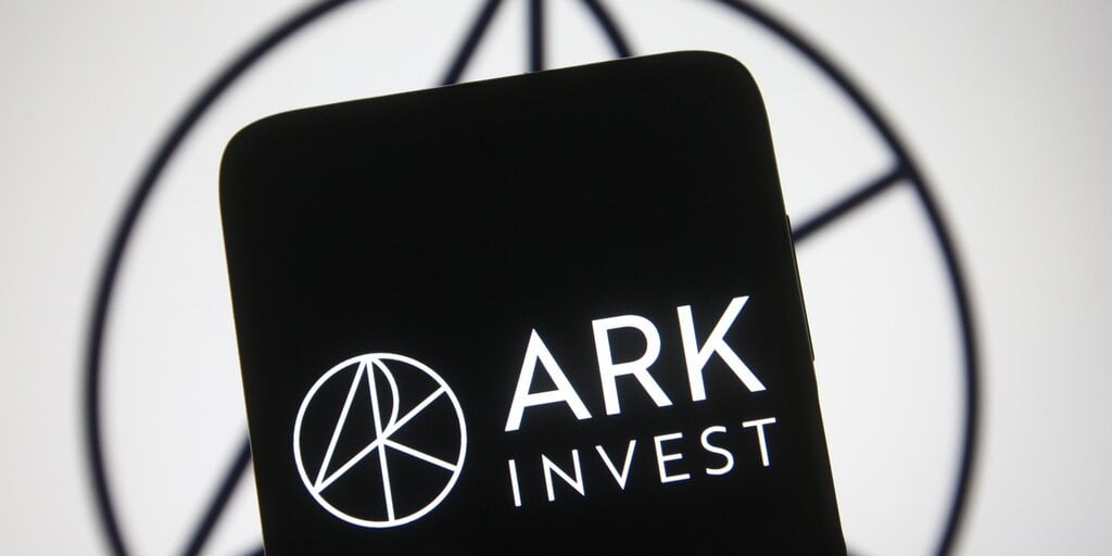 Cathie Wood's Ark Invest Sells $5.8M in Coinbase, Grayscale Bitcoin Trust Shares as Crypto Market Surges