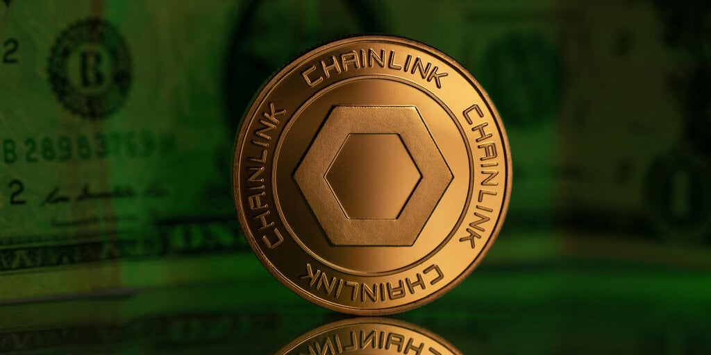 Chainlink Jumps 6% While Bitcoin and Ethereum Hold Steady