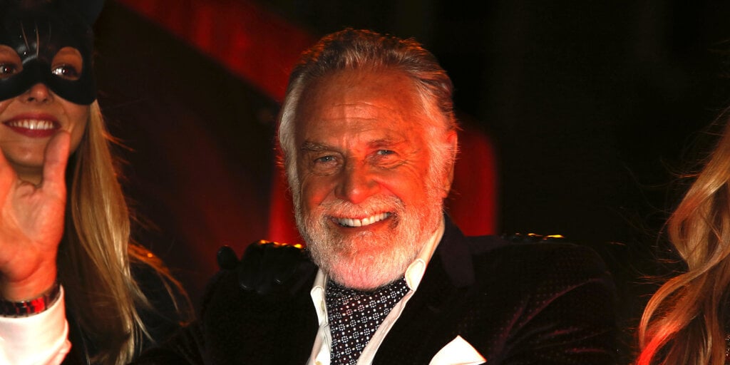 Bitwise Is First to Bitcoin ETF Ad Race With ‘Most Interesting Man in the World’