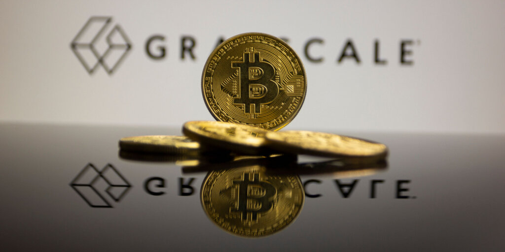 Grayscale Cuts Bitcoin Outflows In Half, One-Day Volume Drops Below $200 Million