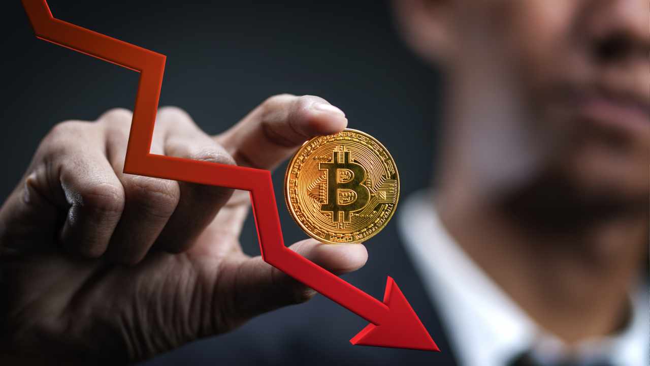 Peter Schiff Warns of Bitcoin ‘Pump and Dump’ — Expects to See a ‘Massacre’