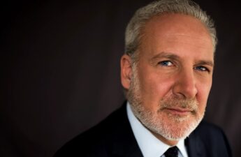 As Bitcoin Soars, Peter Schiff Offers Gold as the Prudent Alternative