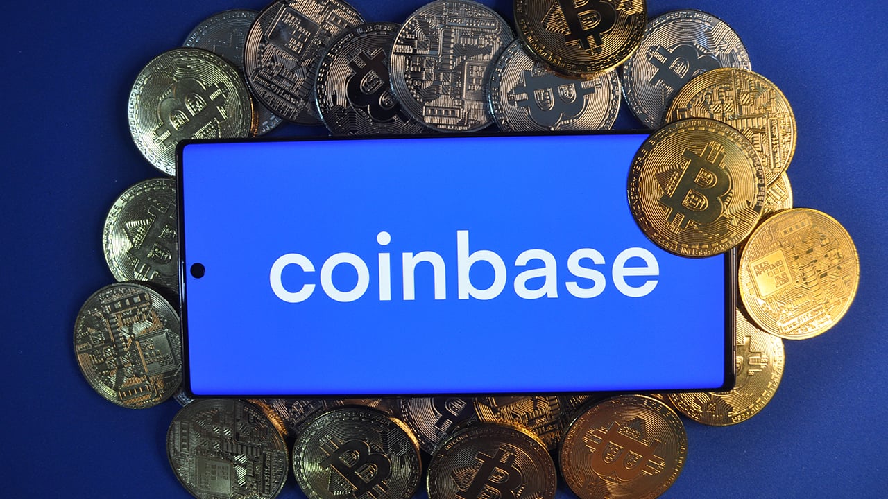 Goldman Sachs Reevaluates Coinbase, Eyes Neutral Stance Amid Crypto Surge