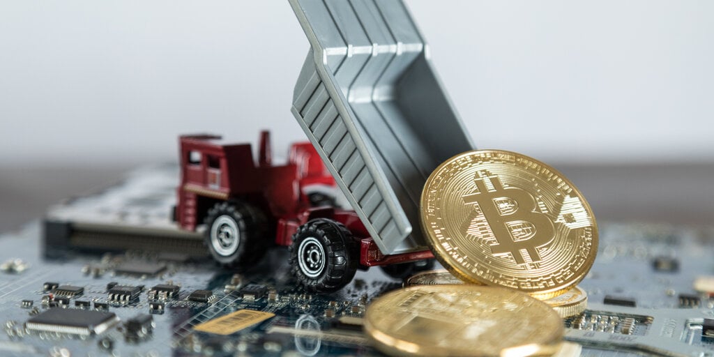 Most Public Bitcoin Mining Firms Will Survive the Halving: Analysis