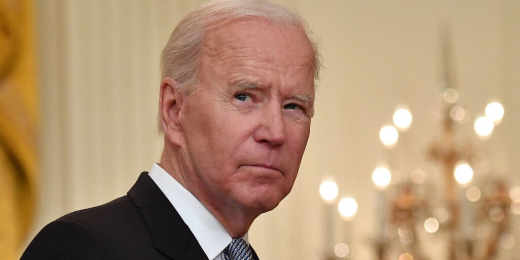 Lawmakers Seek to Skirt Biden’s Anti-Crypto Veto, Tighten SEC’s Purse