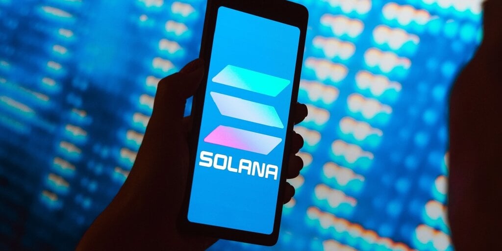 Solana Soars 4% as Meme Coins and Alts See an Uptick