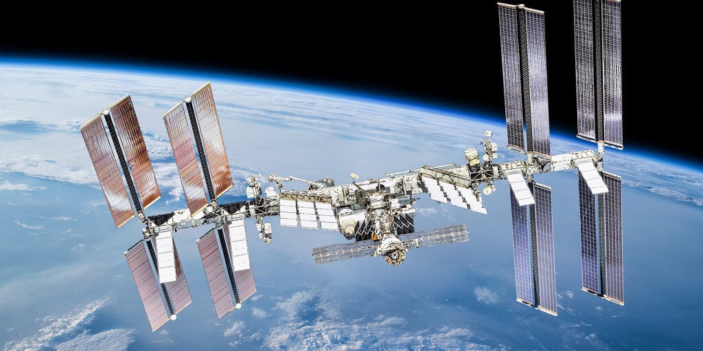 UK Firm Gets Nearly $400K to Make Medicine in Space