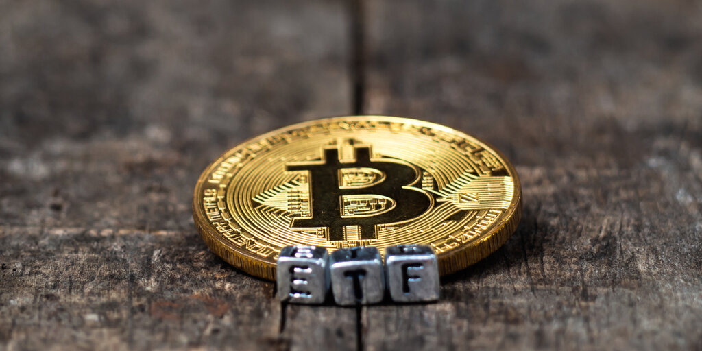 Bitcoin ETF Gains Spike, Setting Five-Week High as Fed Signals Rate Cuts Near