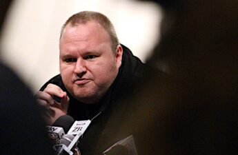 'I'm Not Leaving': Kim Dotcom Defiant in the Face of US Extradition Order