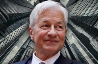 Jamie Dimon Says US Recession Still on the Horizon as JPMorgan Increases Forecast