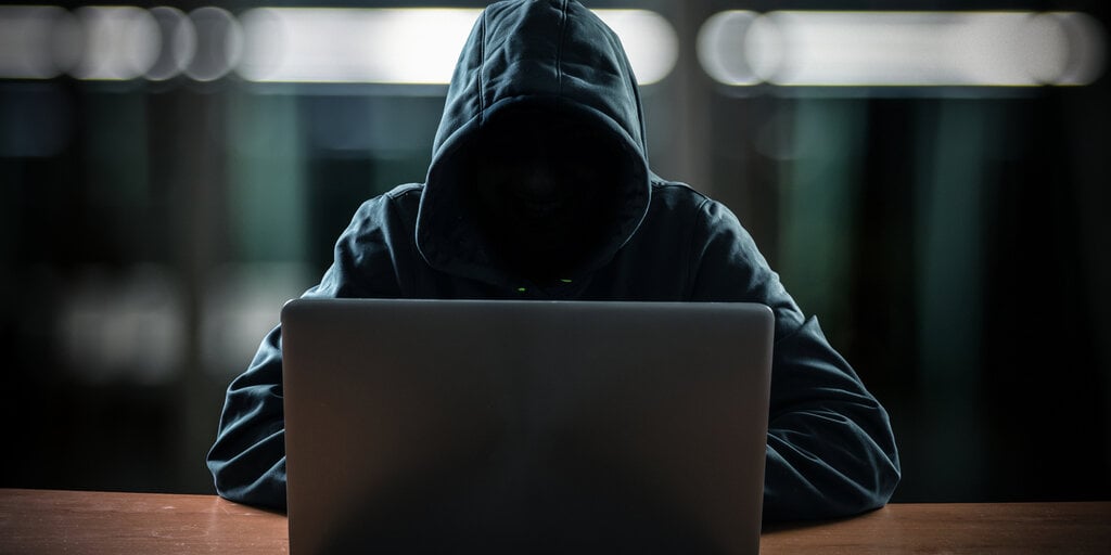 Massive Twitter Hack Tries, Fails to Promote Crypto Scam in 'Most Incompetent' Hack of the Year