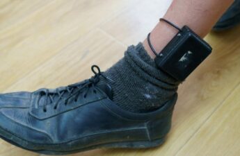 Accused $150M Crypto Fraudster Turns Fugitive After Disabling Ankle Monitor