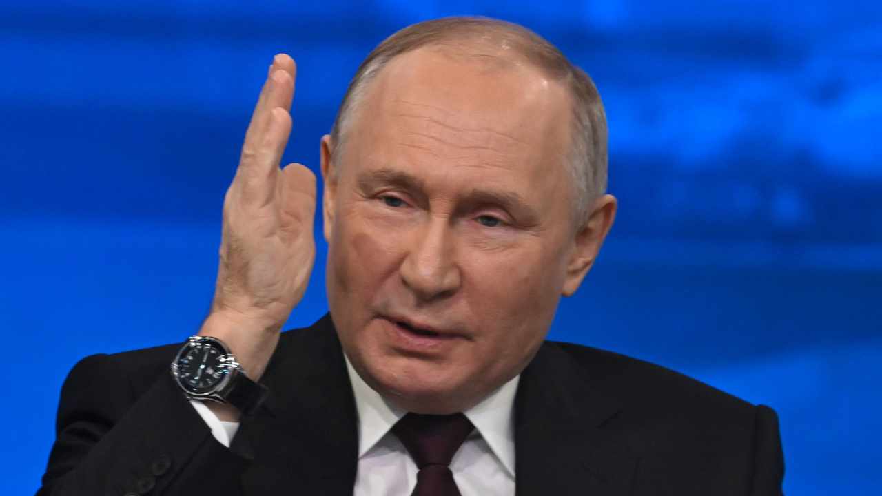 Putin Declares Bitcoin Unstoppable Amid Dollar’s Waning Global Grip