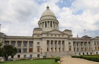 Arkansas Senate Rejects Bill Restricting Bitcoin Mining Near Military Sites