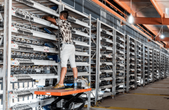 Bitcoin Mining Tightens: Difficulty Hits 110.45 Trillion Amid Revenue Slump