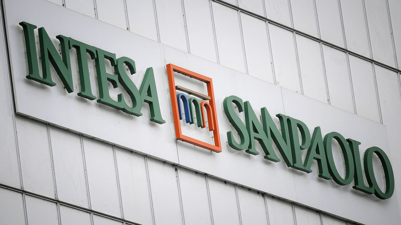 Intesa Sanpaolo: Italy’s Largest Bank Makes History With Bitcoin Settlement