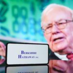 Warren Buffett’s Berkshire Hathaway Increases Holdings in Brazilian Digital Bank Nubank