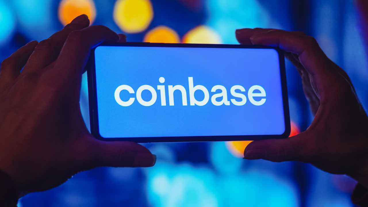 Coinbase Users Are Losing $300M Annually to Scam Artists, Analyst Says