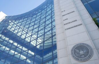 Former SEC Chief Talks Dismantling of Crypto Enforcement: ‘C’est La Vie and to the Moon’