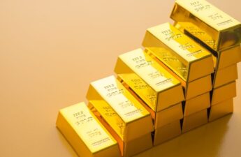 Gold Hits New Peak; Peter Schiff Questions Bitcoin’s ‘Digital Gold’ Claim