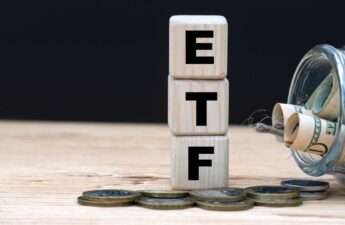 Bitcoin ETFs Suffer $369 Million Outflow Amid Six-Day Withdrawal Streak